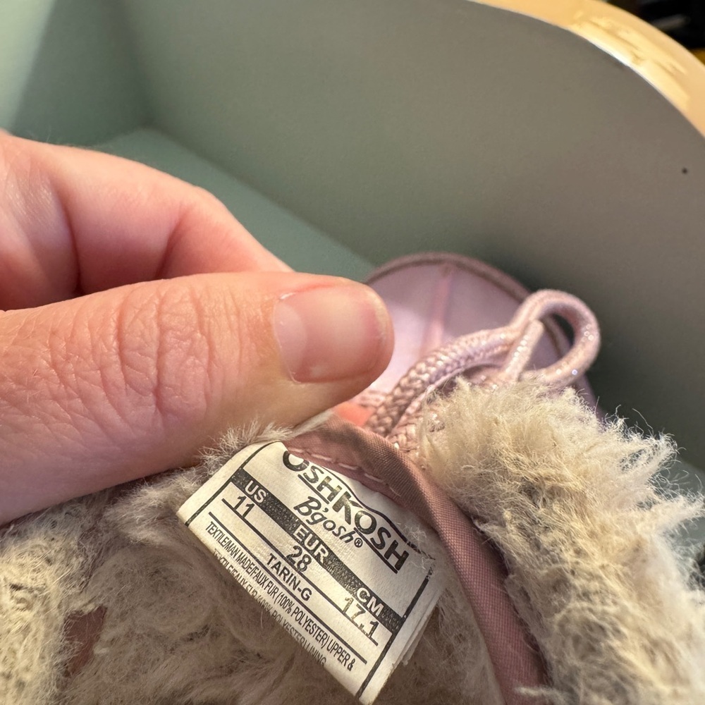 OshKosh B’gosh 🌸 Pink Quilted Faux Fur Boots – Size 11 Little Kid - Picture 2 of 6